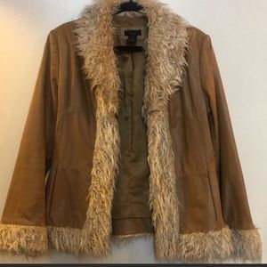 Frenchi chic leather jacket with fur trim